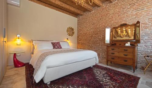 Superior Double Room with Private External Bathroom