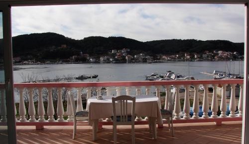 Comfort Two-Bedroom Apartment with Terrace and Sea View