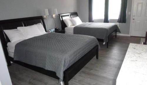 Deluxe Queen Room with Two Queen Beds