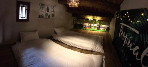 Quadruple Room with Private Bathroom