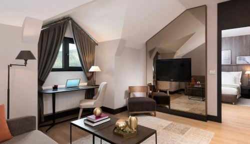 Junior Suite with Garden View