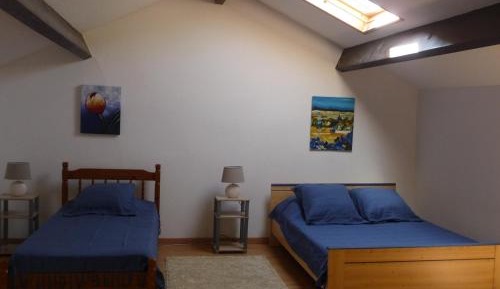 Deluxe Room (2 Adults + 1 Child)