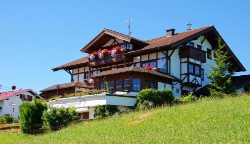 Apartment with Mountain View