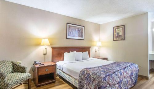 King Room - Disability Access - Non-Smoking