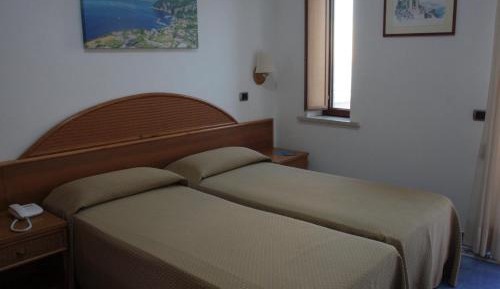 Standard Twin Room with Balcony and Sea View