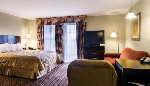 Queen Suite - Non-Smoking