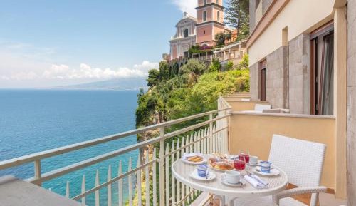 Double Room with Balcony and Sea View