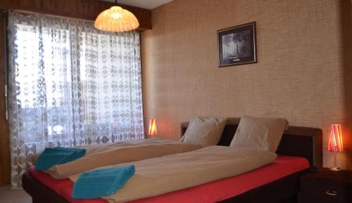 One-Bedroom Apartment 132