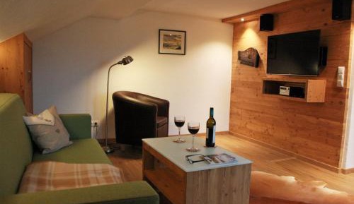 Apartment with Mountain View