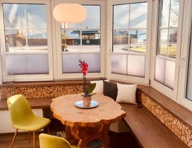 Apartment with Lake View