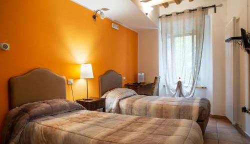 Twin Room with Private External Bathroom