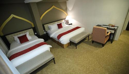 Deluxe Family Room
