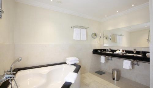 Junior Suite with Garden or Sea View