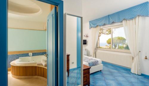 Deluxe Double or Twin Room with Sea View