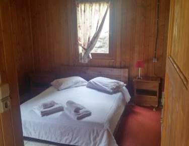 Apartment with Mountain View