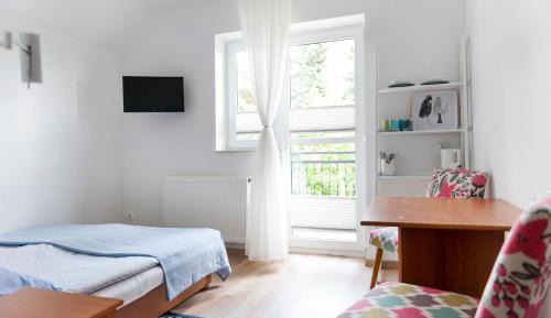 Twin Room with Balcony - 5
