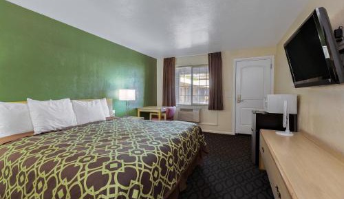 King Room - Non-Smoking