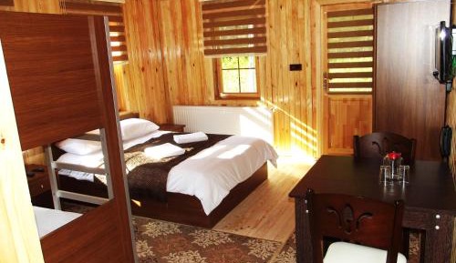 Family Room (2 Adults + 2 Children)