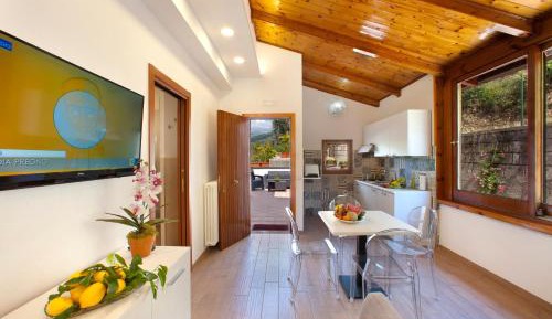 Apartment with Garden View