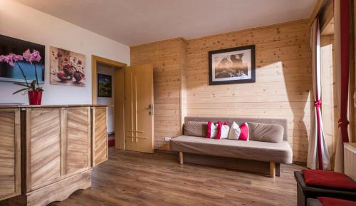 Three-Bedroom Apartment with Bath