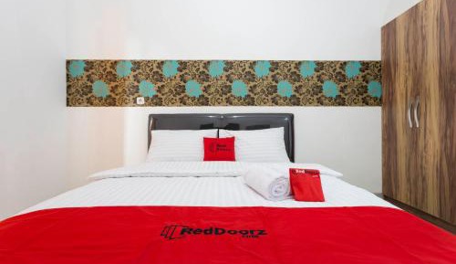 RedDoorz Double Room