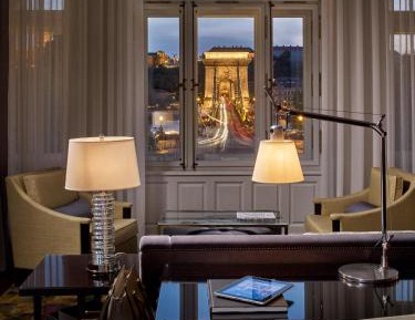 River View Park Suite with Two Queen Beds