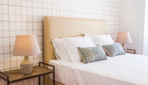 Standard Double Room with Shared Bathroom