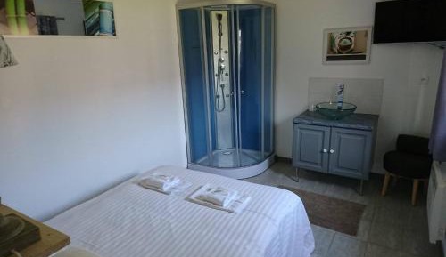 Queen Studio - Disability Access