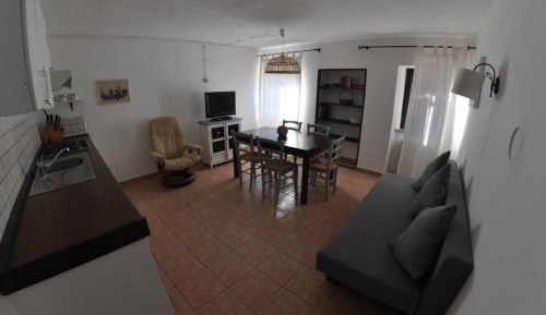 Two-Bedroom Apartment (5 Adults)