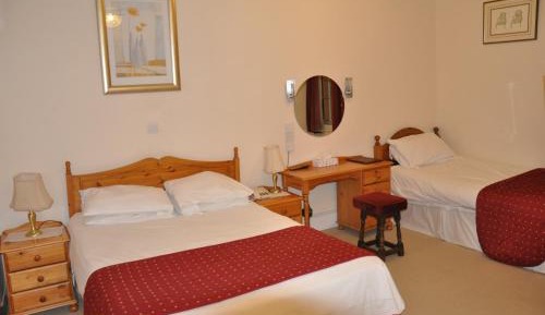 Family Room (3 Adults)