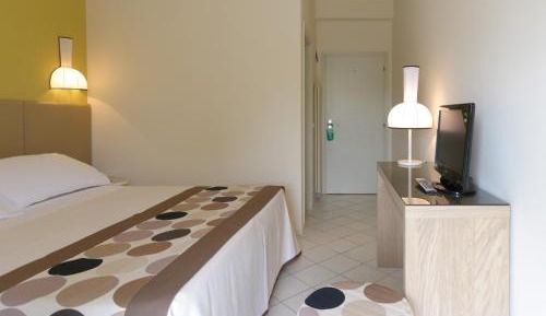 Triple Room with Balcony and Lateral Sea View