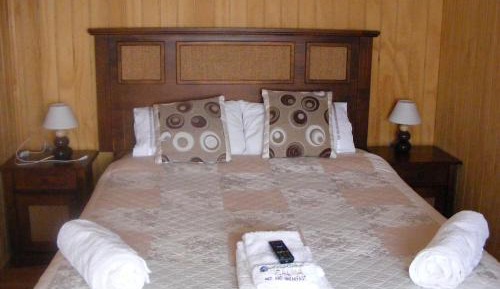 Deluxe Room (2 Adults + 1 Child)