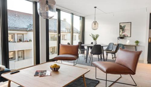 Three-Bedroom Penthouse Apartment