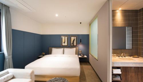 Deluxe Double Room with No View