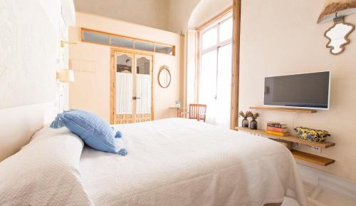 Double Exterior Room