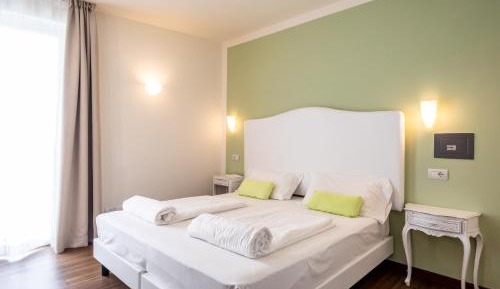 Double or Twin Room with Balcony and Garden View