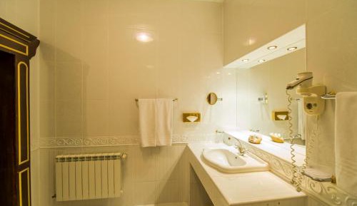 Deluxe Double Room with Two King Beds and Balcony