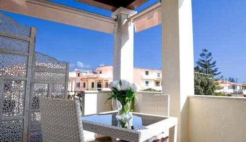 Studio Apartment with Swimming Pool - Located in via del Mare