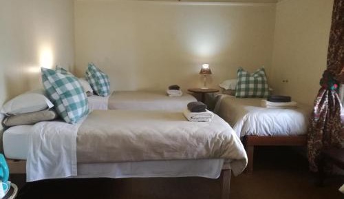 Economy Triple Room with Shared Bathroom