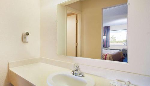 King Room - Disability Access/Non-Smoking