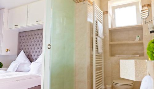 Doppelzimmer Premium mit frontalem Seeblick