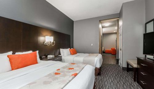 Two-Bedroom Suite with Two King Beds - Non-Smoking