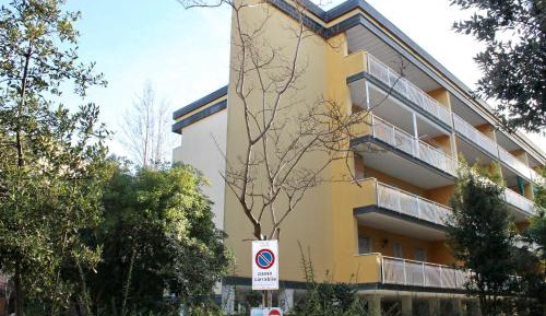 One-Bedroom Apartment with Terrace -Claudia 3