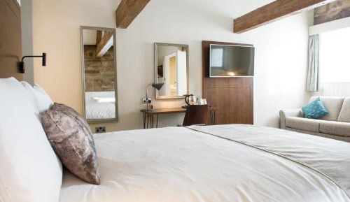 Family Room (2 Adults + 2 Children)