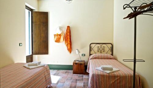 Apartment with Pool View 