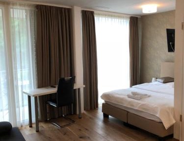 Apartment (3 Adults)