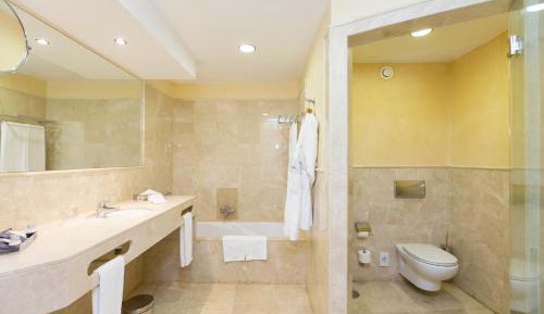 Twin Room with Sea View and Extra Bed (3 Adults)