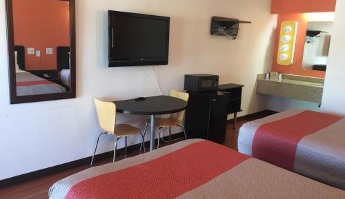 Deluxe Quadruple Room - Non-Smoking