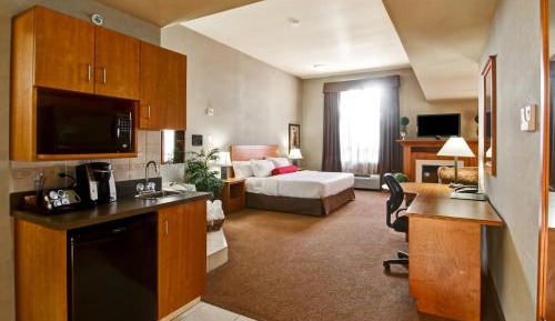 King Suite with Fireplace & Sofa Bed