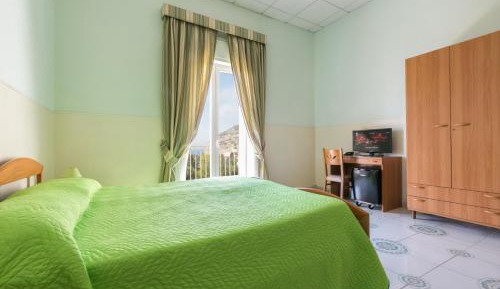 Double or Twin Room with Sea View